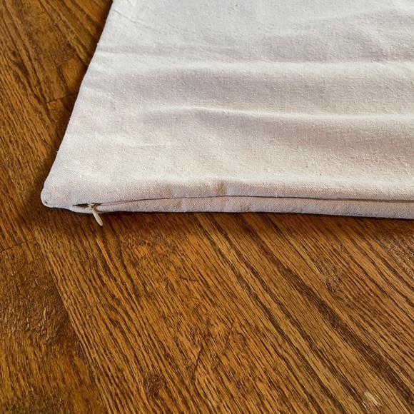 ❤️🎄Christmas Pillow Cover | December 25 | 22” x 22” 🎄❤️ - Picture 4 of 6